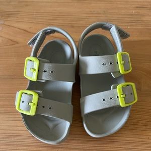 Toddler Cat and Jack Size 6